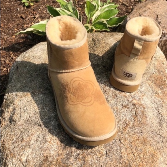 UGG Shoes - 🔥 PRICE FIRM🔥🎉HP🎉UGG  WINTER BOOTS